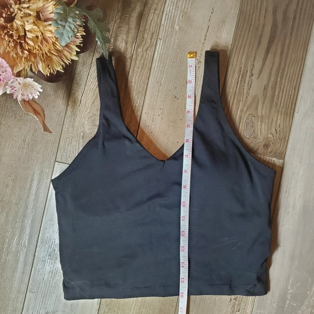 Black Sleeveless Fitted Cropped Tank Top Size Large V-Neckline EUC